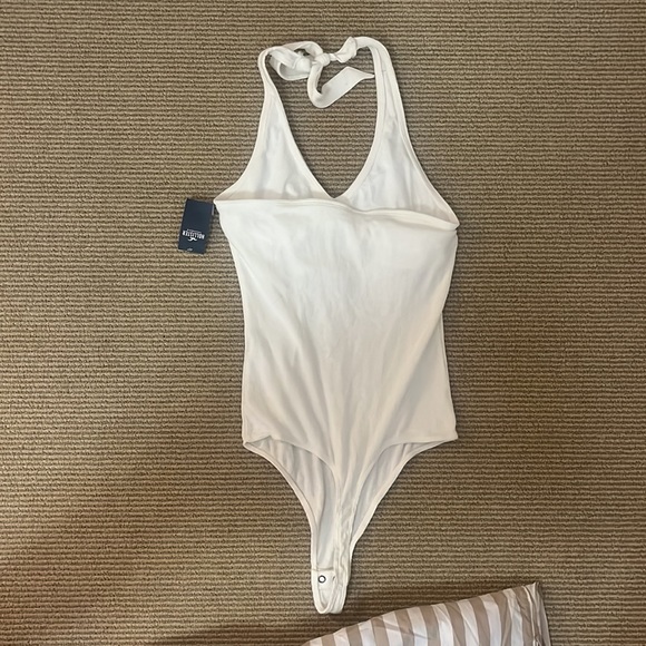 Hollister White halter bodysuit & Urban Outfitters pants - Picture 3 of 6